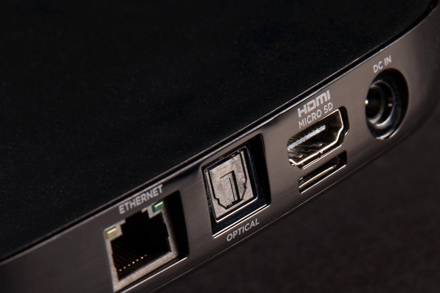 Roku 4 Ultimate Streaming Media Player 4K UHD (4400R) & SanDisk 16GB