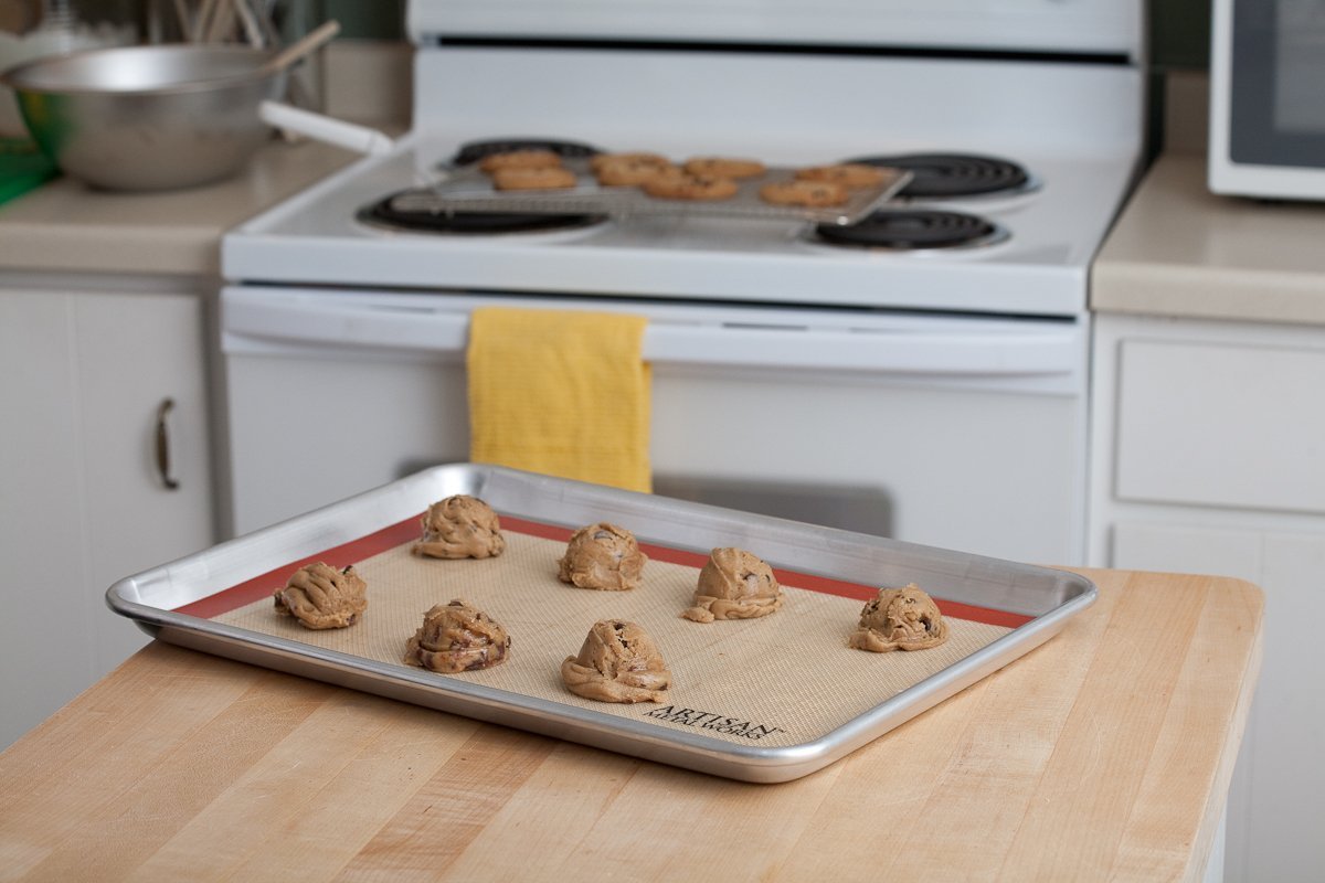 Artisan Professional Classic Aluminum Baking Sheet Pan Set with Quarter