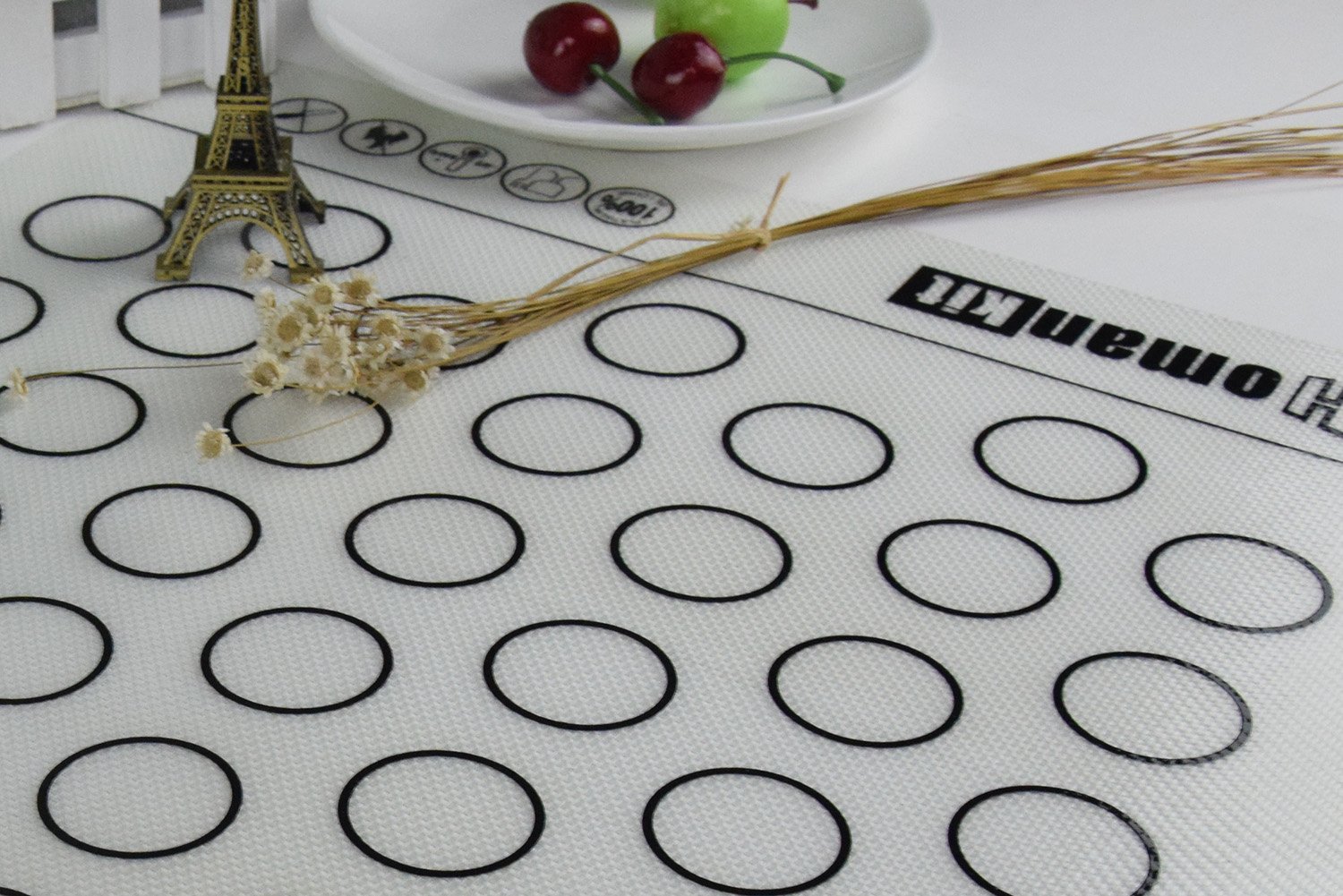 Homankit Silicone Baking Mat for Macarons 63 Circles Black 153/4" x 23