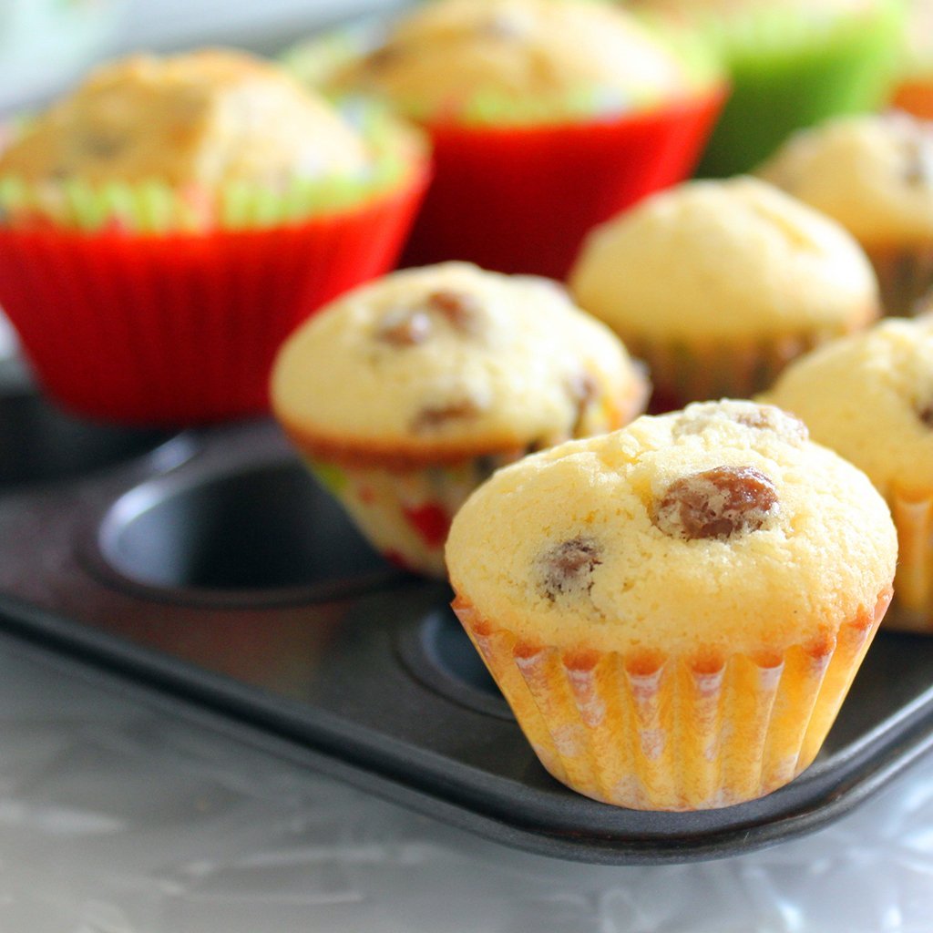 12 Cup Nonstick Muffin and Cupcake Mold Pan Tart Quiche Pan