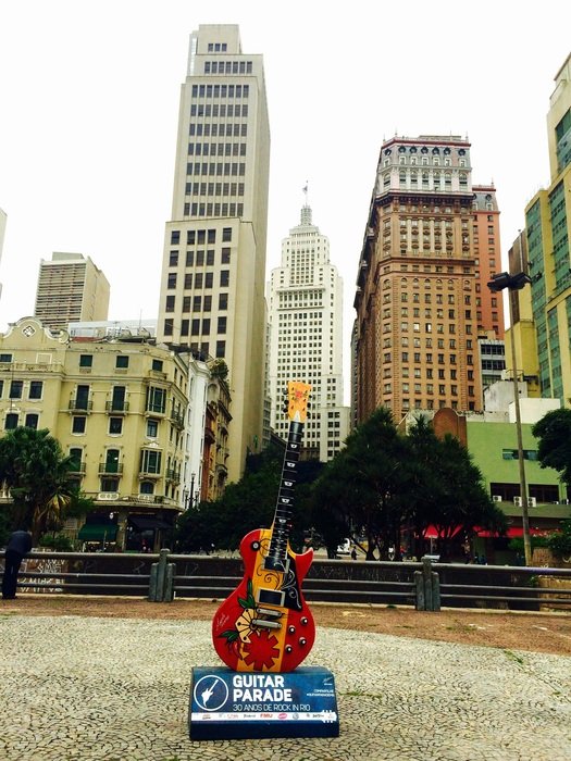 Electric guitar statue in a centre of city free image download