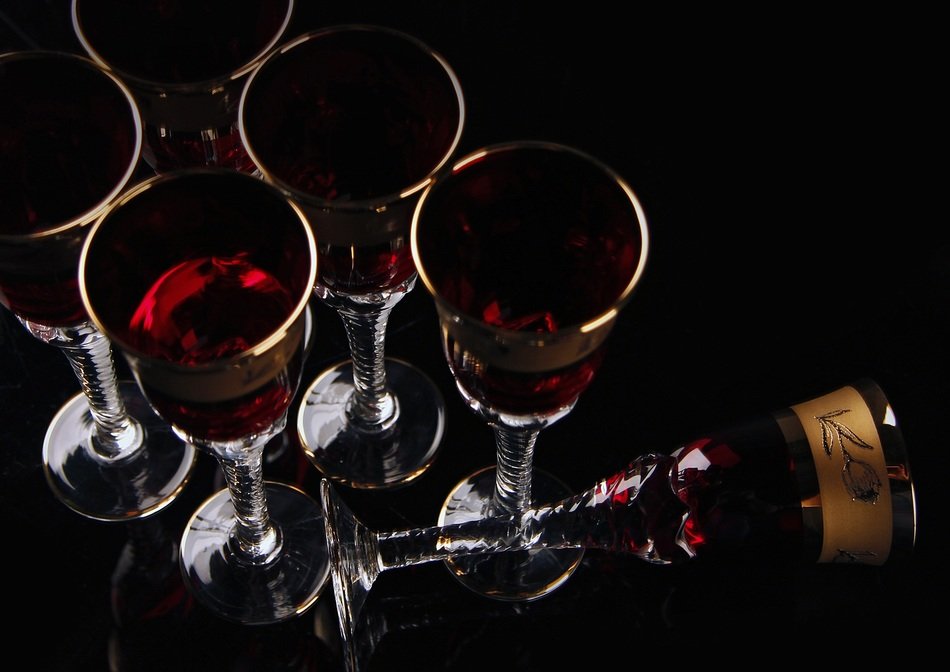 Glasses with liquor free image download