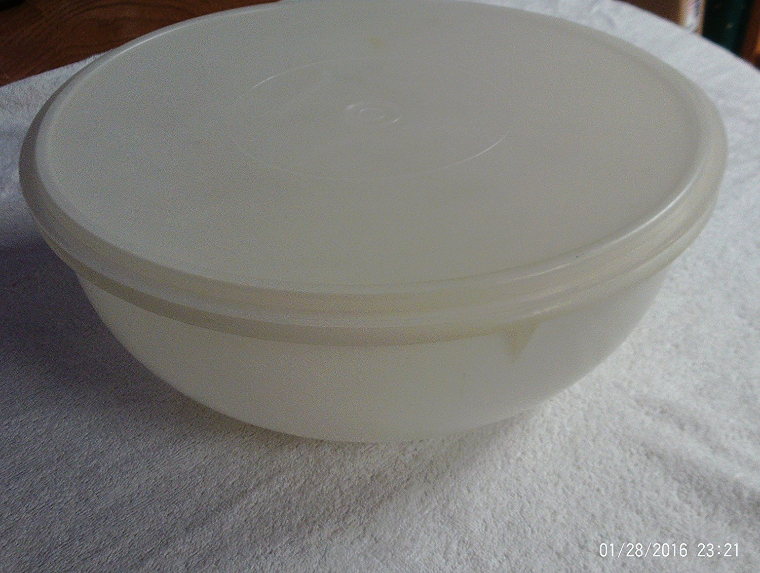Tupperware Vintage 26cup Fix N Mix Bowl Sheer with Matching Seal free