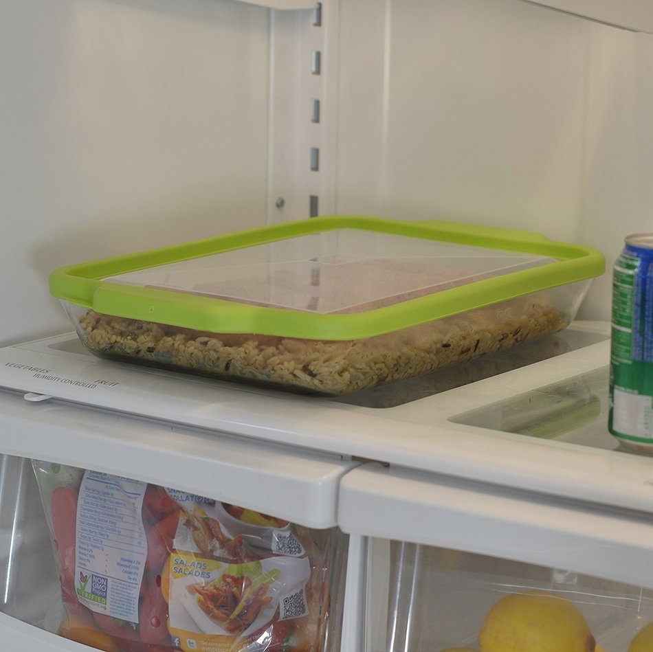 Anchor Hocking 3Quart Glass Baking Dish with Green TrueFit Lid N5 free