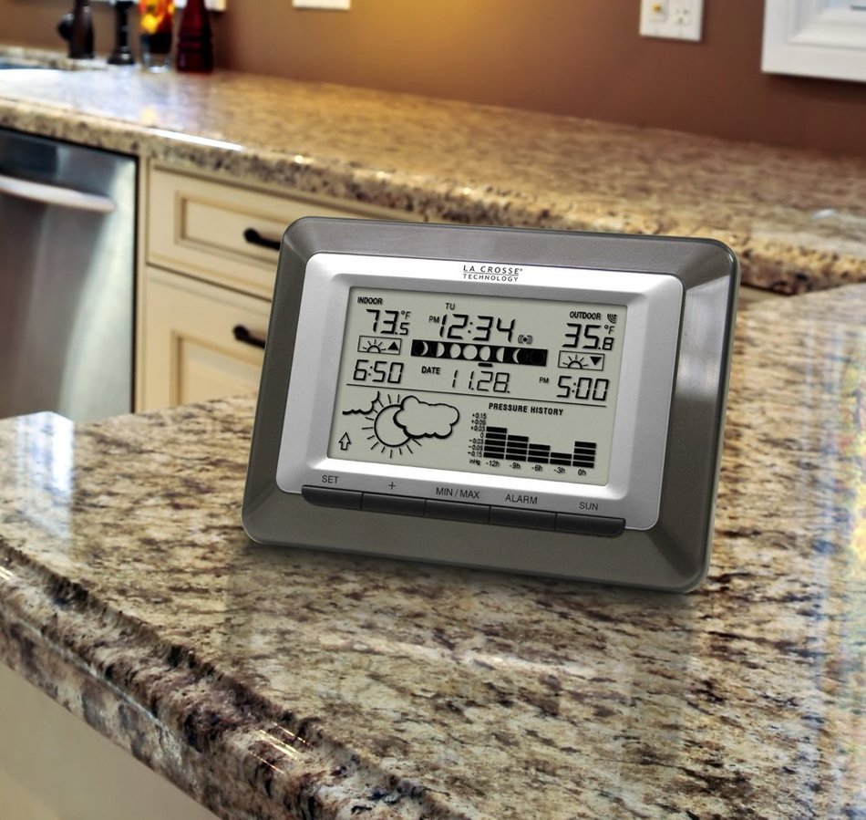 La Crosse Technology WS9250UIT Advanced Wireless Sun/Moon Forecast