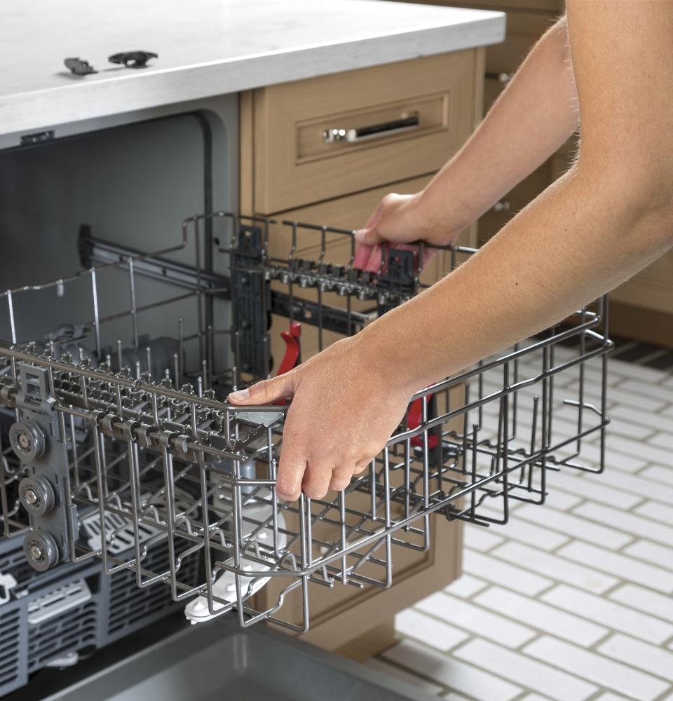 GE 24" White BuiltIn Dishwasher with Front Controls free image download