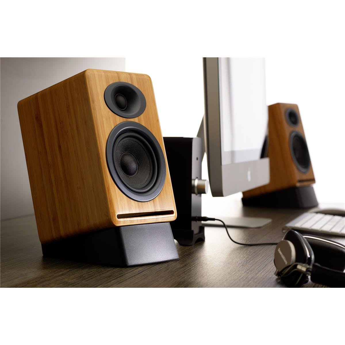 Audioengine P4 Premium Passive Bookshelf Speakers (White) with DS2