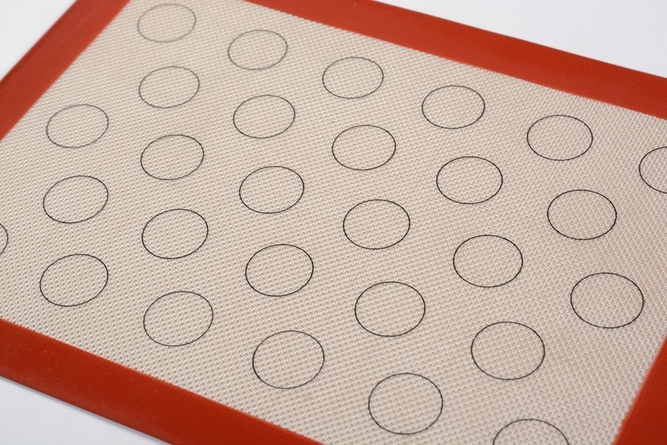 100 food grade silicone baking mat for macaron 44 circles white 11.8 X
