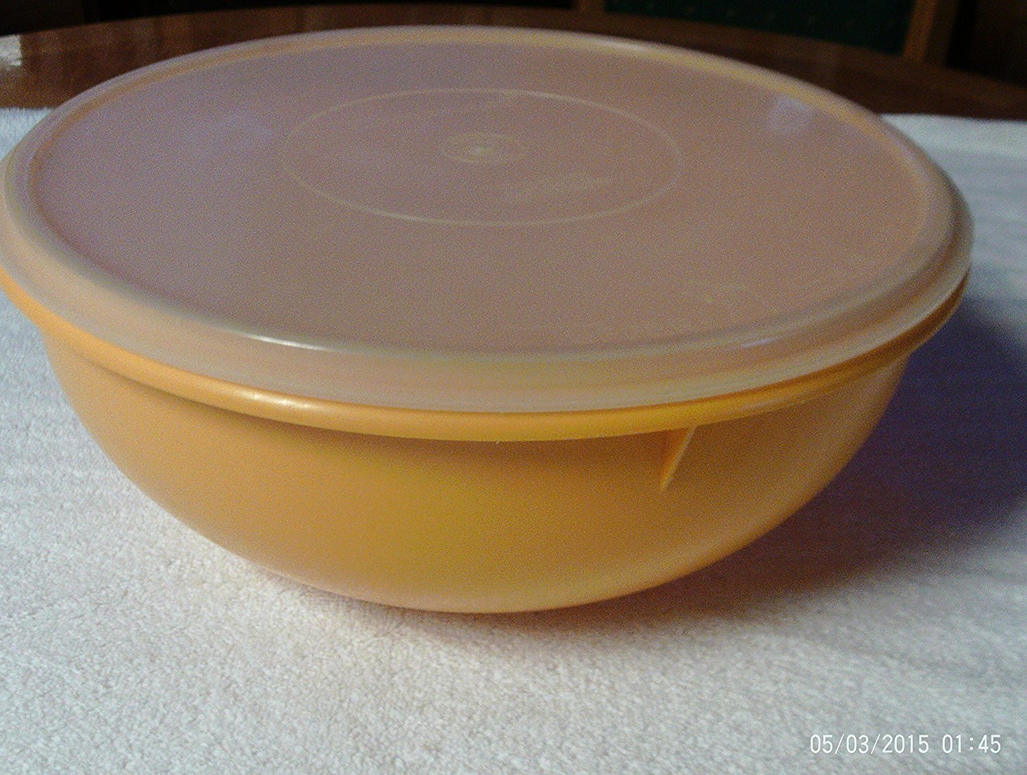 TUPPERWARE FIX N MIX BOWL 26 CUP BUTTERSCOTCH WITH SHEER SEAL free