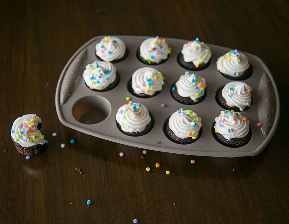 Best Silicone Muffin Pan 12 Cup Cupcake Tray Cake