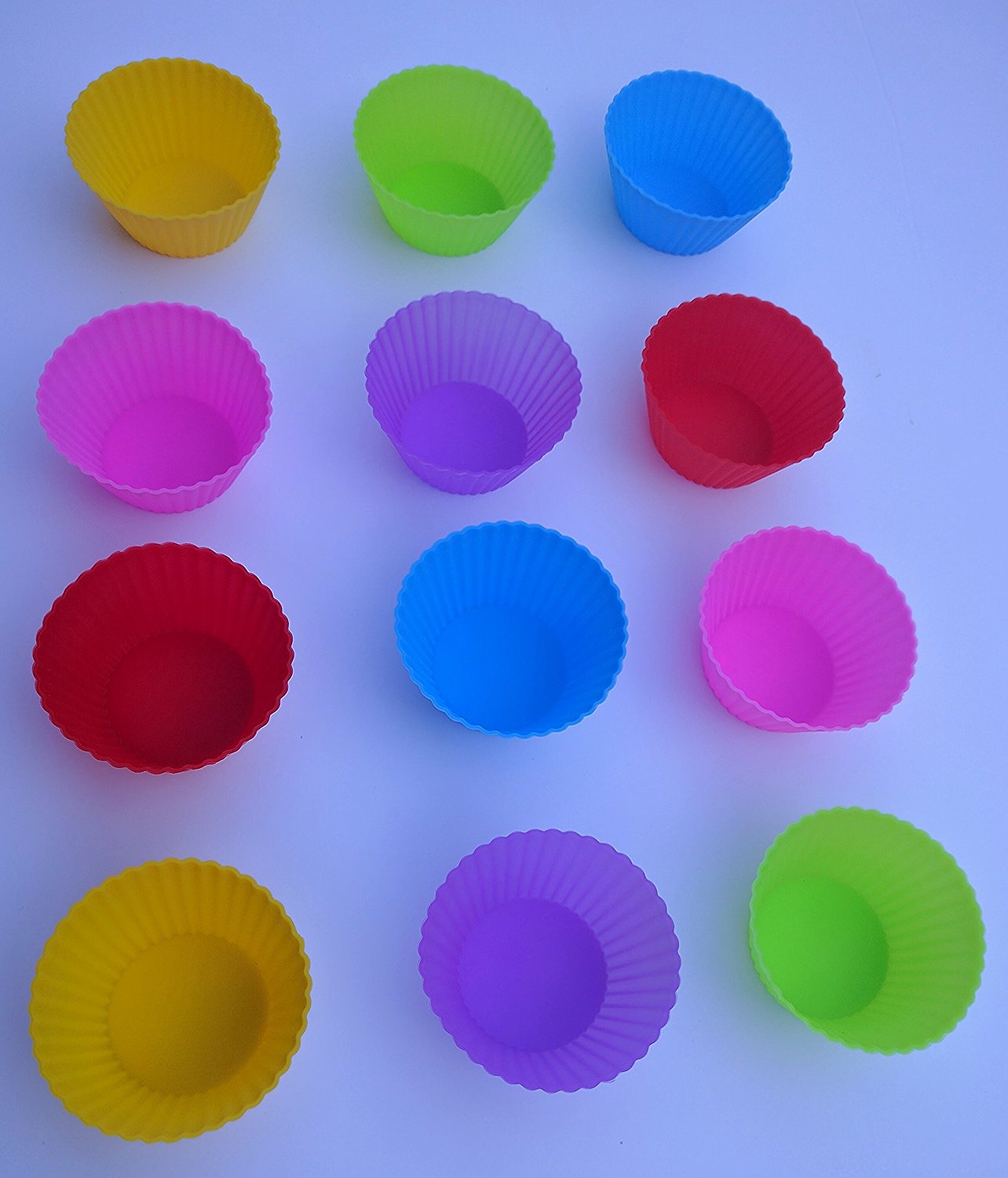 Muffin Pan & Cupcake Liners of Silicone by Le Cocina. Safe & Easy to