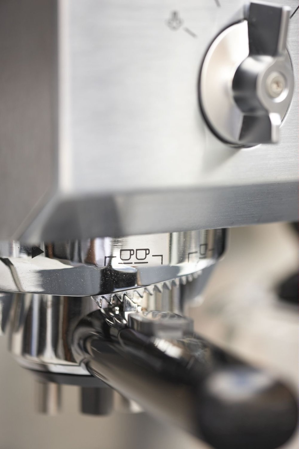 KRUPS XP5220 Pump Espresso Machine with KRUPS Precise Tamp Technology