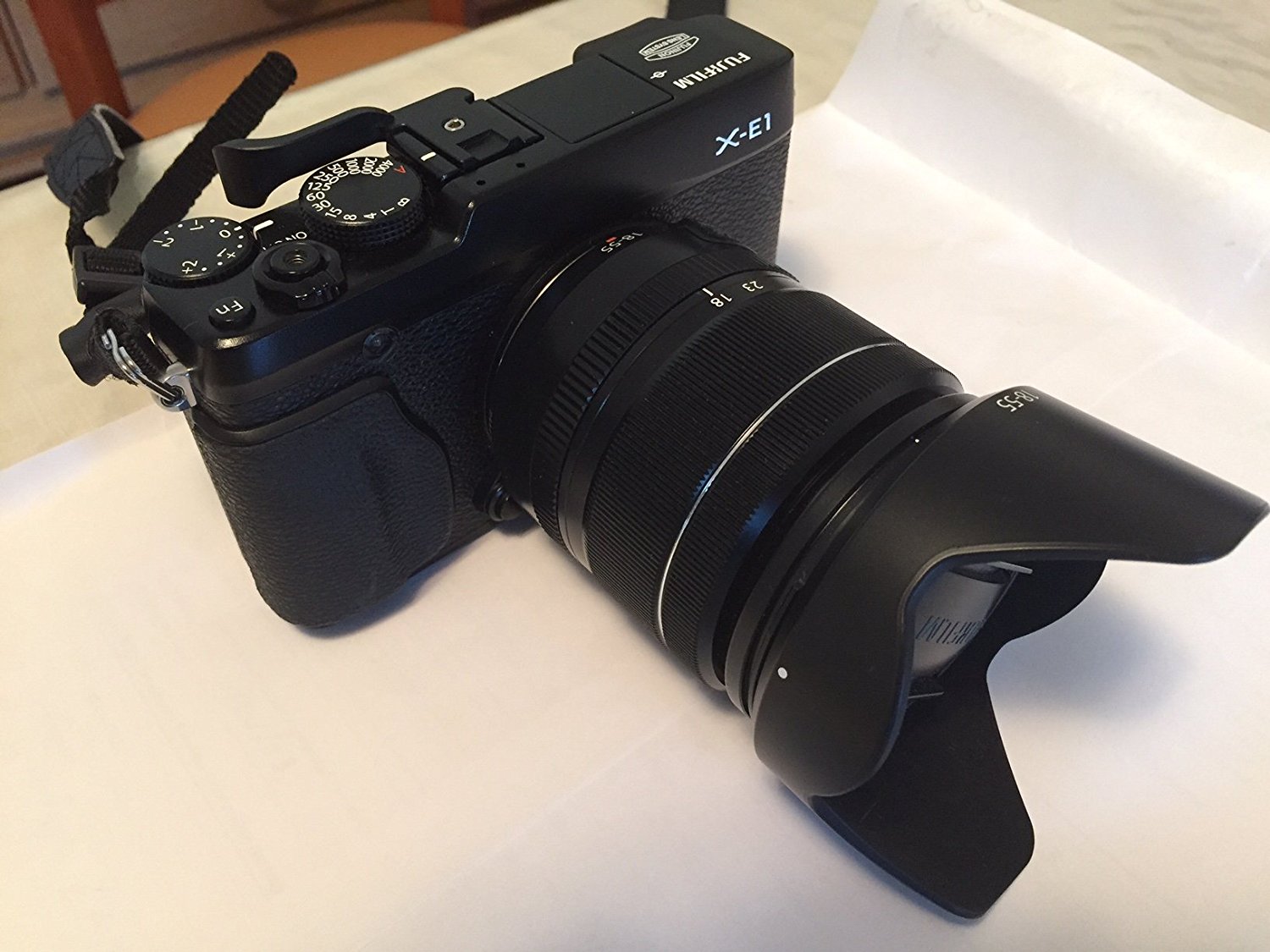 Fujifilm XE1 16.3MP Compact System Digital Camera with 2.8Inch LCD