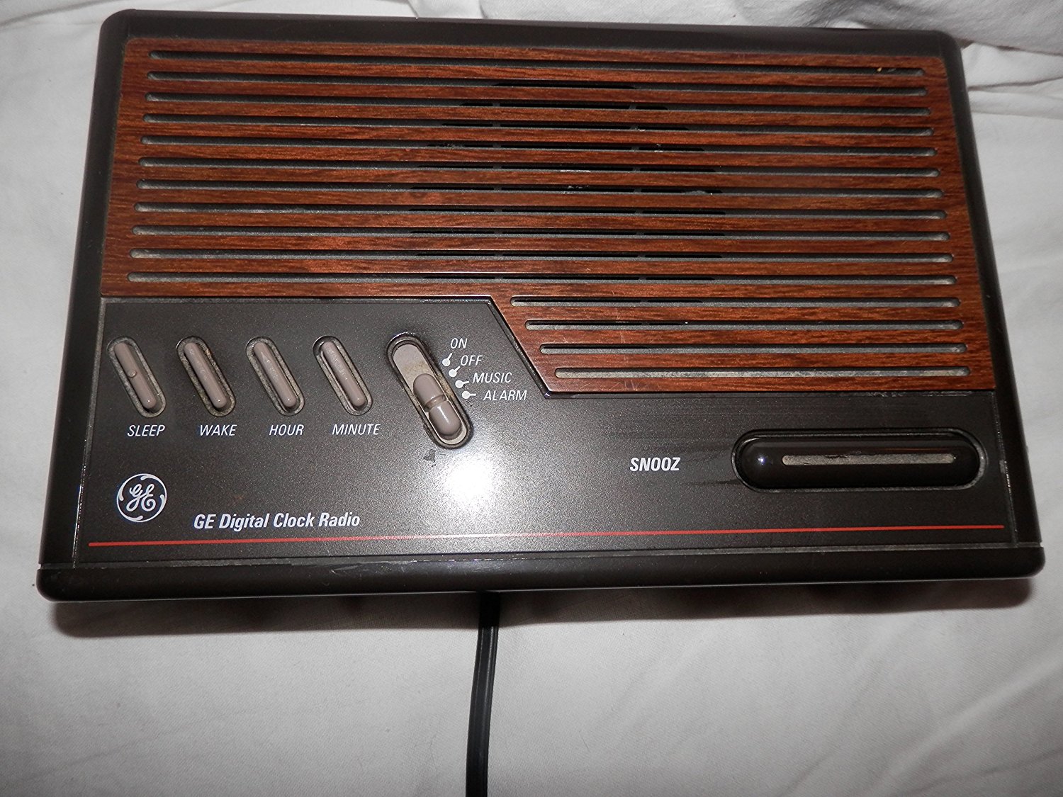 1993 GE Digital Clock Radio 74612B free image download