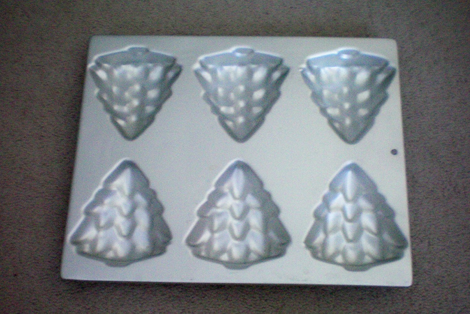 Wilton Christmas Cake Pan 6 Small Merry Christmas Trees Mold free