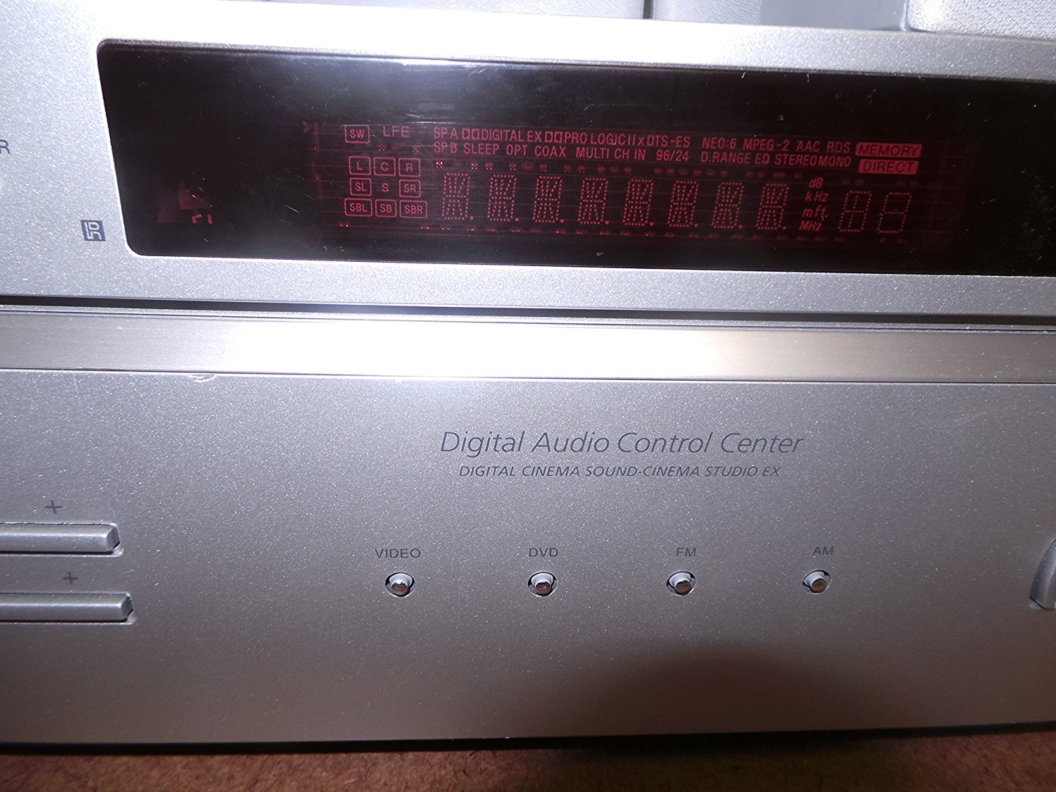 Sony STRK660P Digital A/V Receiver (AMFM) Complete Surround Sound