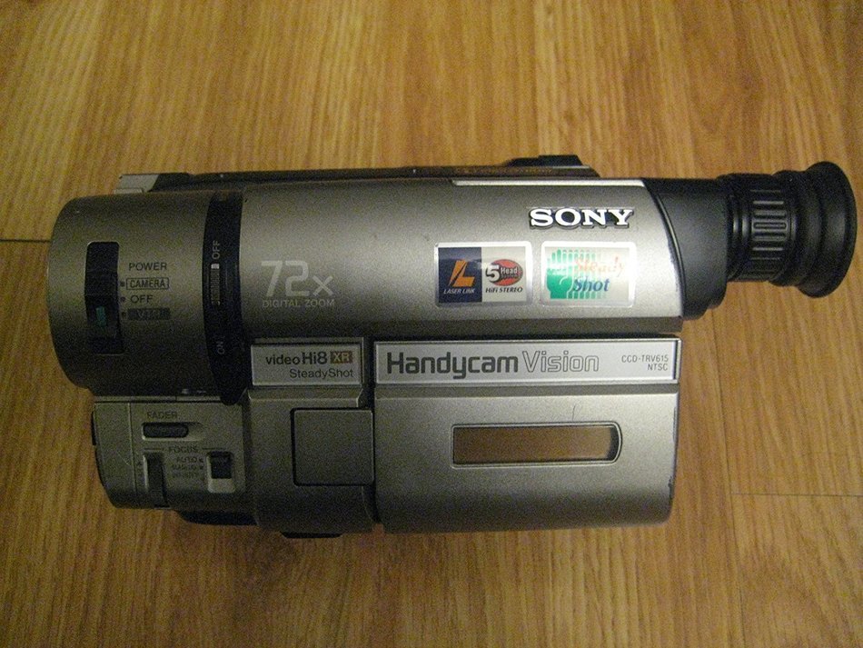Sony CCDTRV615 Hi8 HandyCam Camcorder free image download