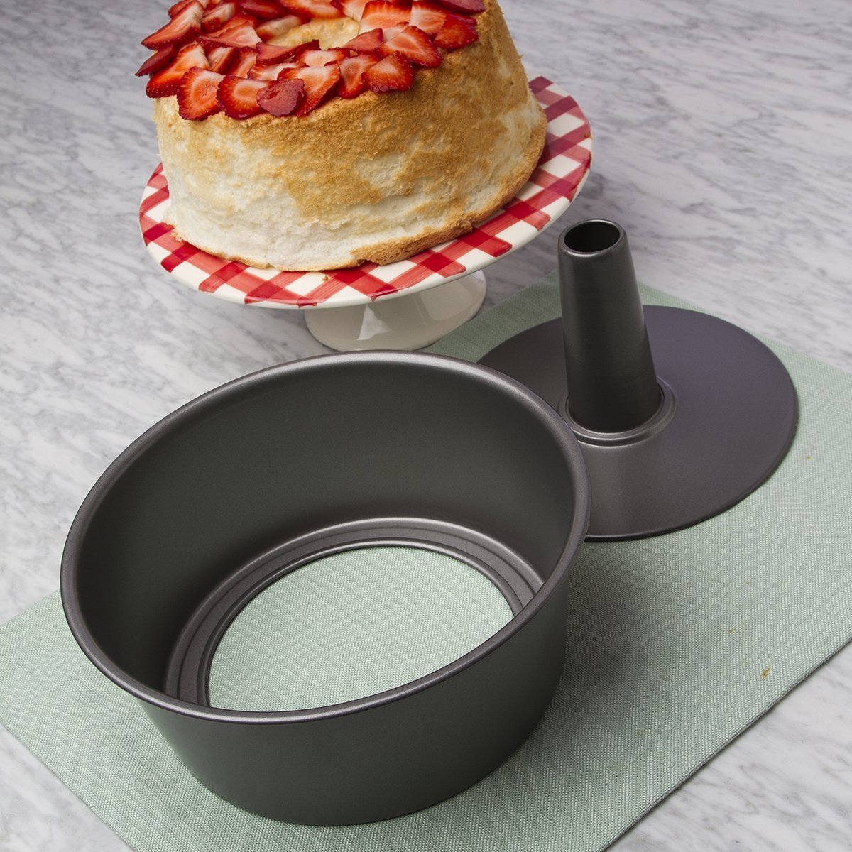 Ecolution Bakeins Bundt Cake Pan PFOA, BPA, and PTFE Free NonStick