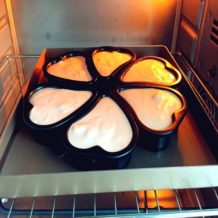 RICHELE 6 Pack Nonstick Mini Pie Pans 2 inch Heart Shaped Pan