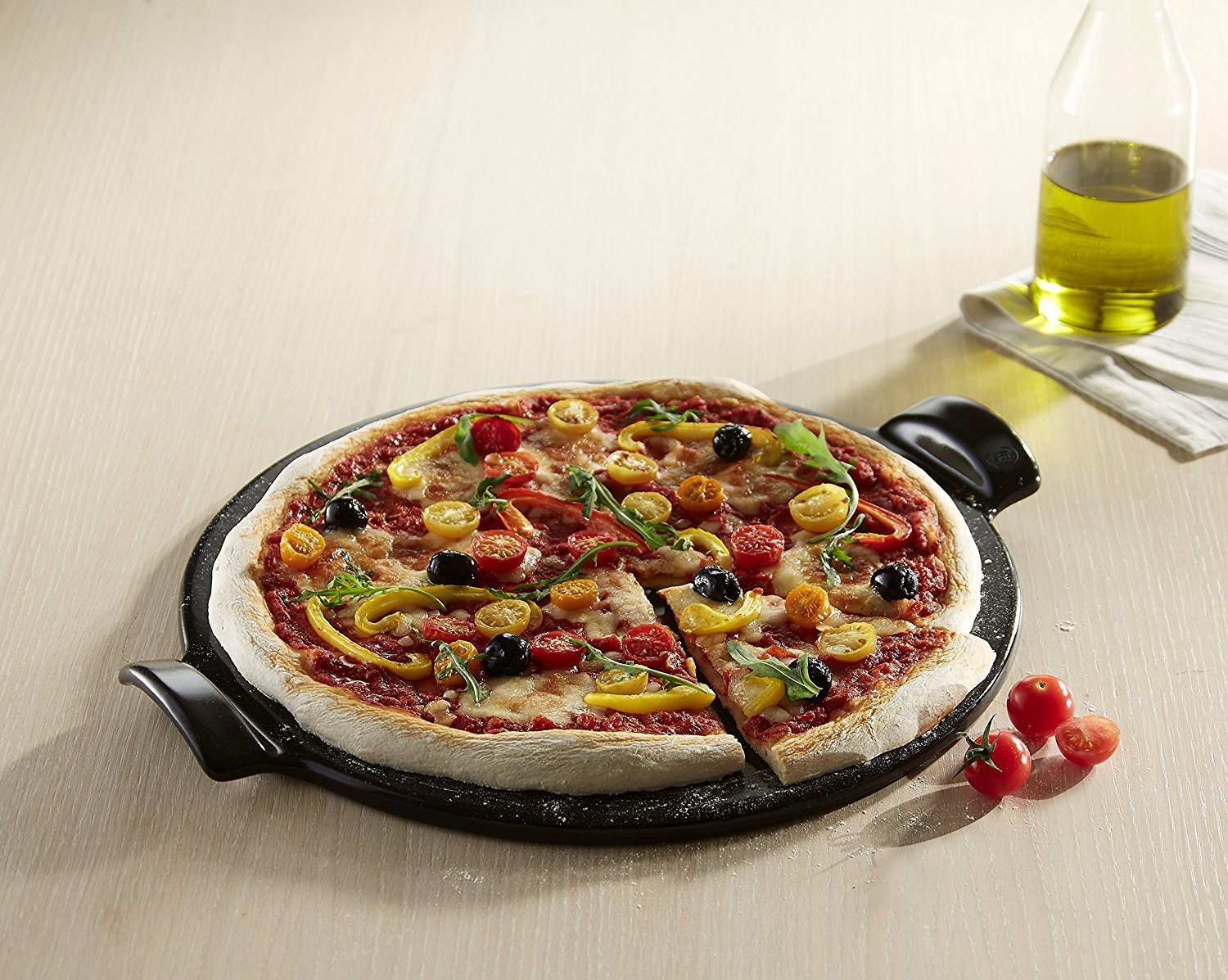 Emile Henry Made in France Flame Top Pizza Stone, Black. Perfect for