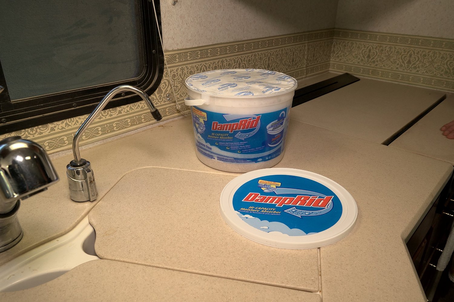 DampRid FG50T HiCapacity Moisture Absorber, 4Pound Tub free image