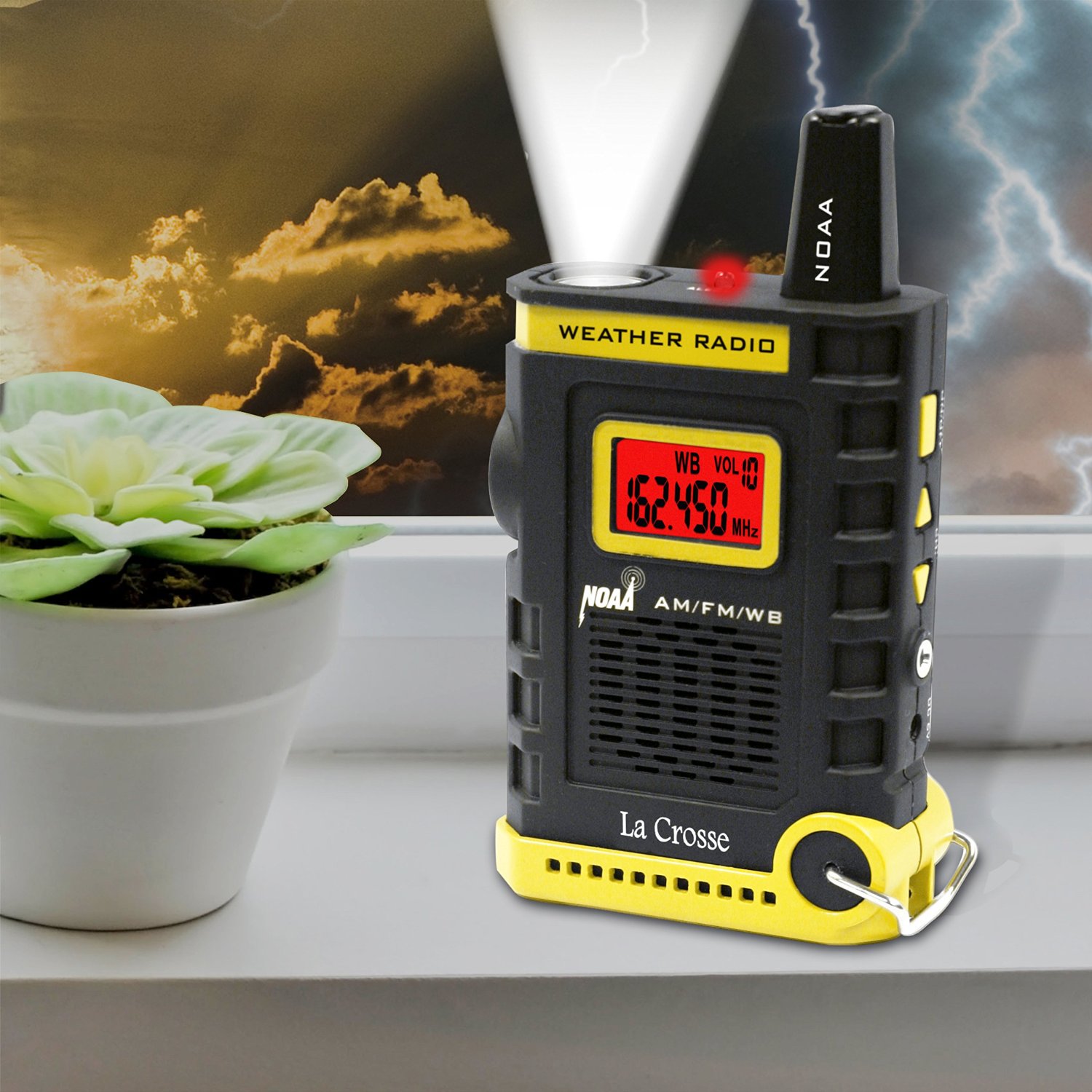 La Crosse Technology T83738 Super Sport NOAA AM/FM Weather Radio with