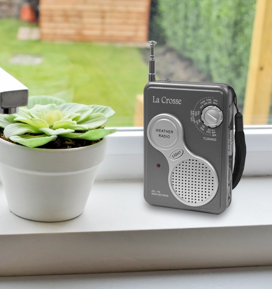 La Crosse Technology 809905 AM/FM Handheld Weather Radio with NOAA
