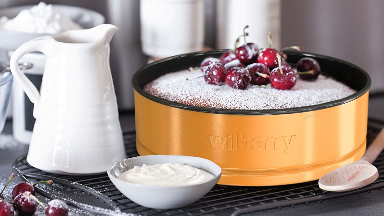 Springform Pans Set of 3 Two Round & One HeartShaped Cheesecake Pans