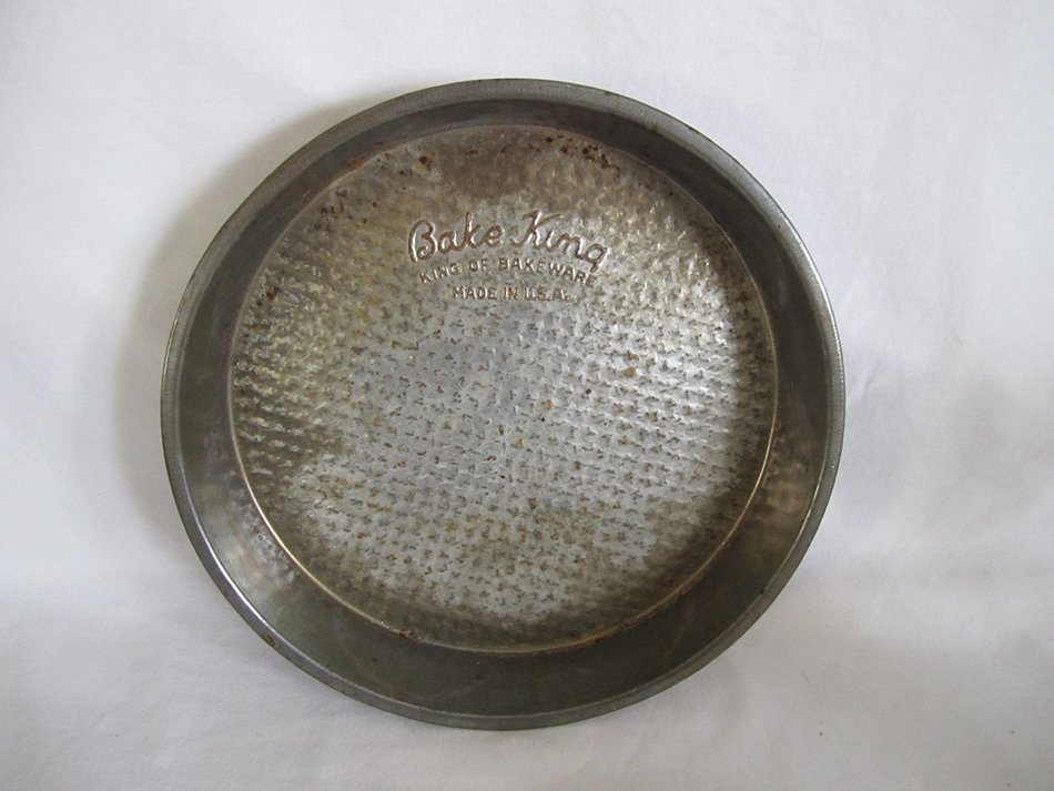 Vintage Metal BakeKing Bakeware 8 1/2" Slider Cake Pan free image download