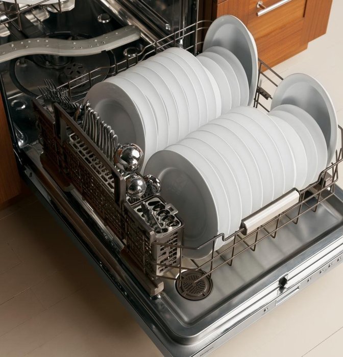 GE Monogram ZDT800SSFSS Fully Integrated Dishwasher with 16Place