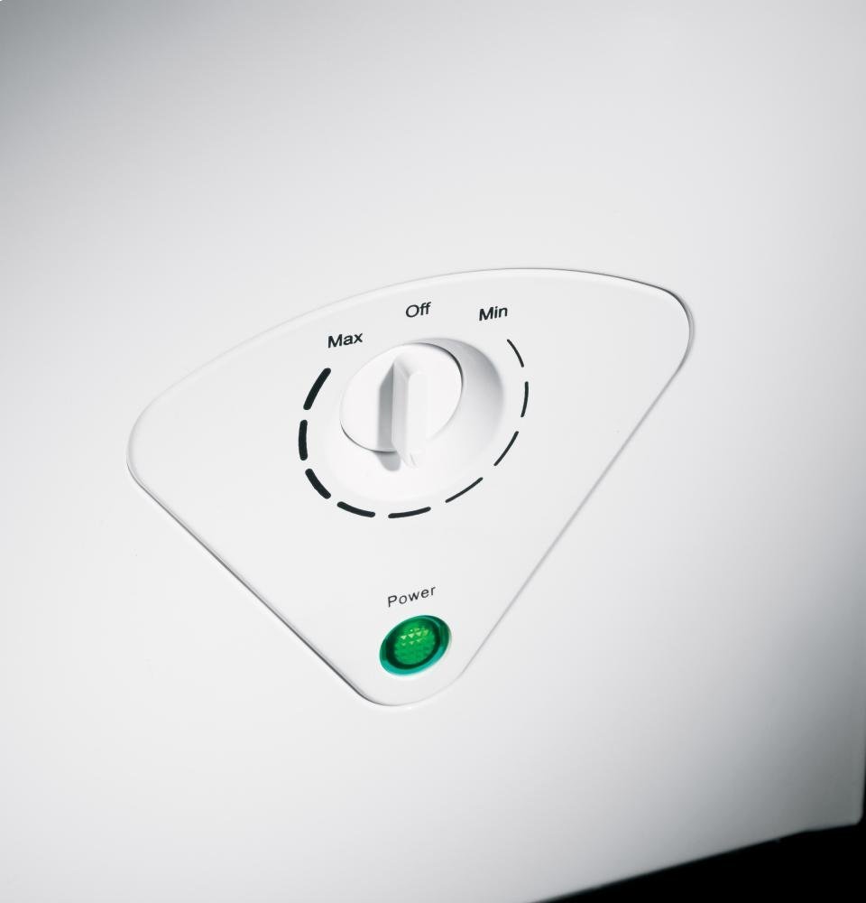 GE FCM11PHWW 10.6 Cu. Ft. White Chest Freezer Energy Star N2 free