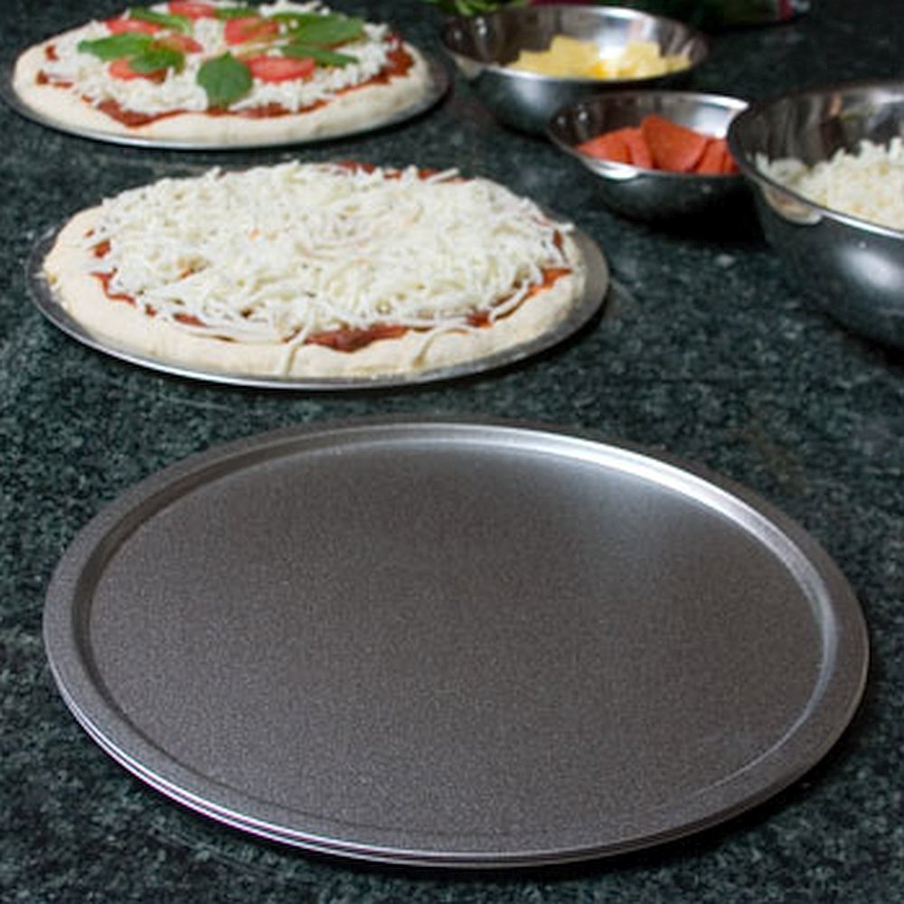Pizza Maker Kit 5piece Set with 12 Inch Steel Pizza Pan, Betty Crocker