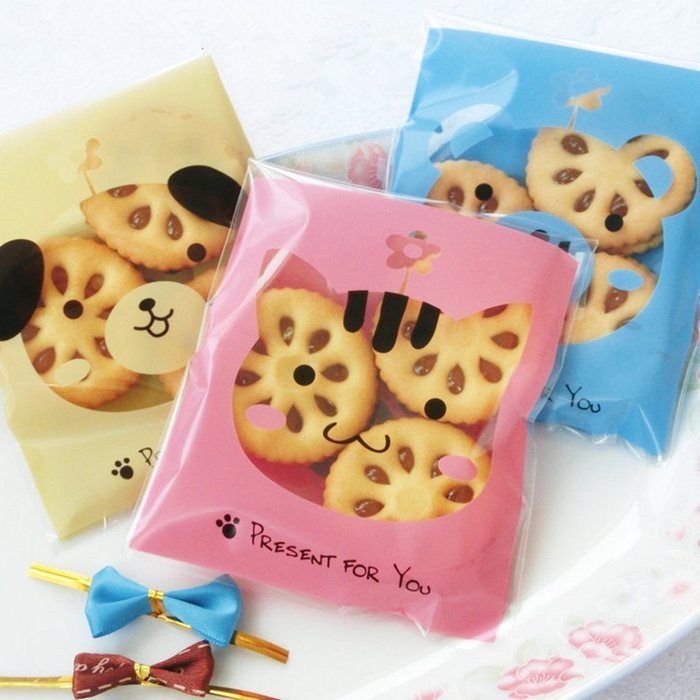 Yunko 300pcs Lovely Animals Puppy Cat & Bear Paw Selfadhesive Candy