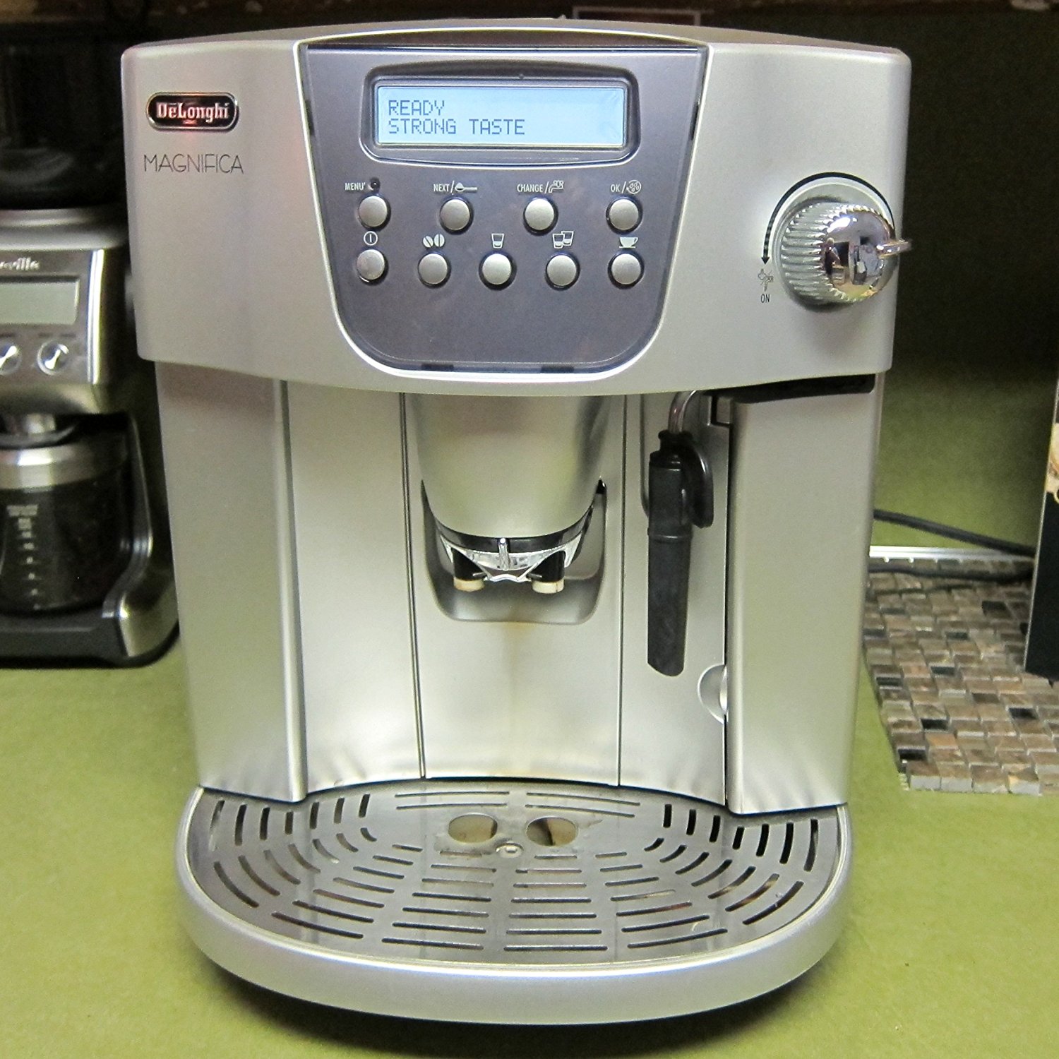 DeLonghi Magnifica ESAM4400 Super Automatic Coffee Center N6 free image