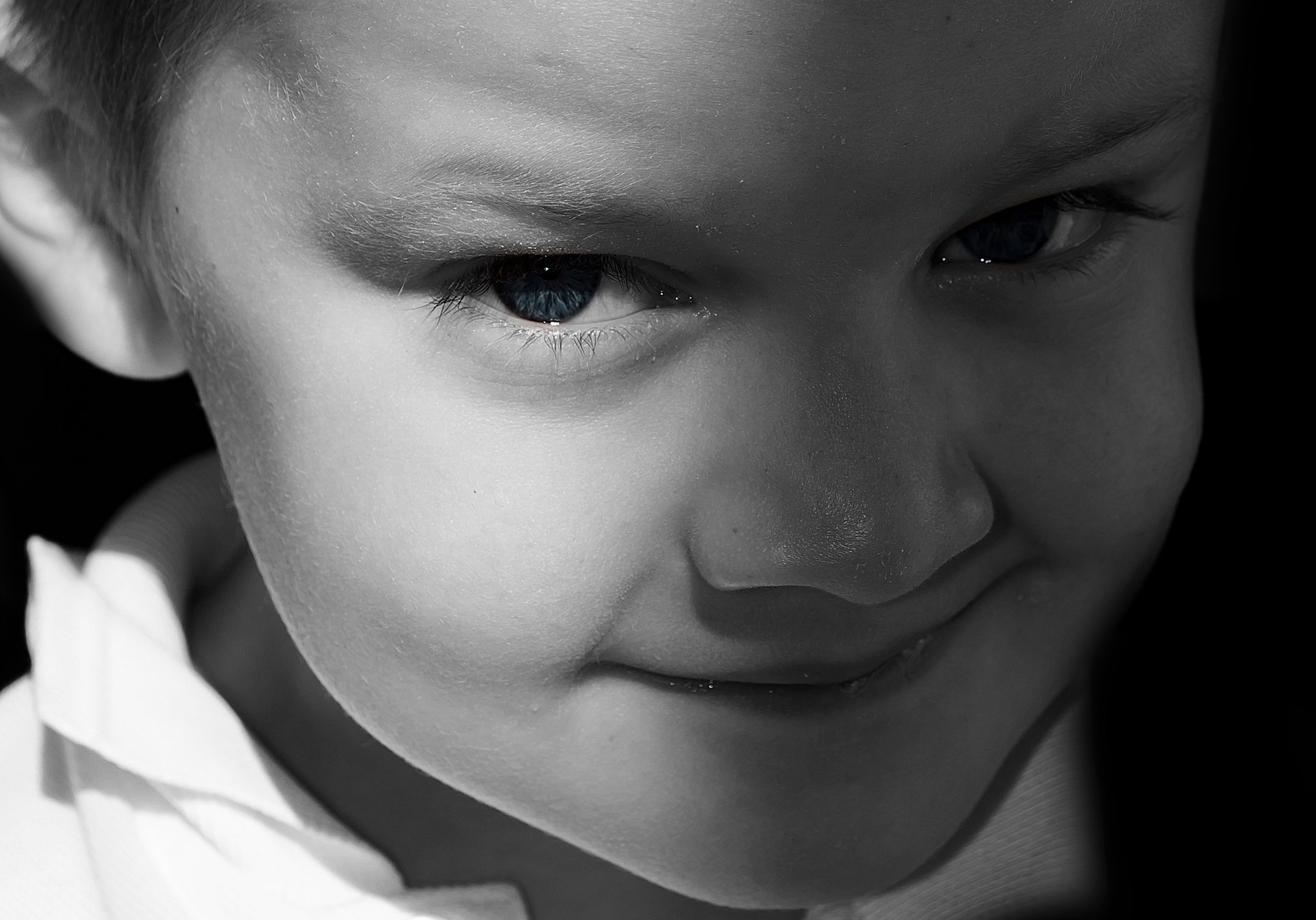 Black and white portrait of a boy free image download