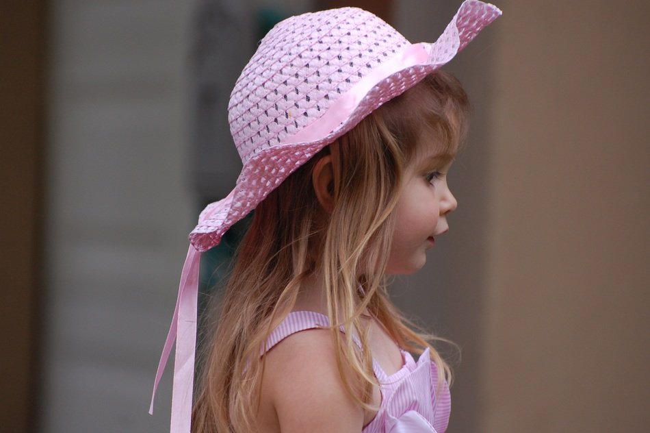 Girl pink hat free image download