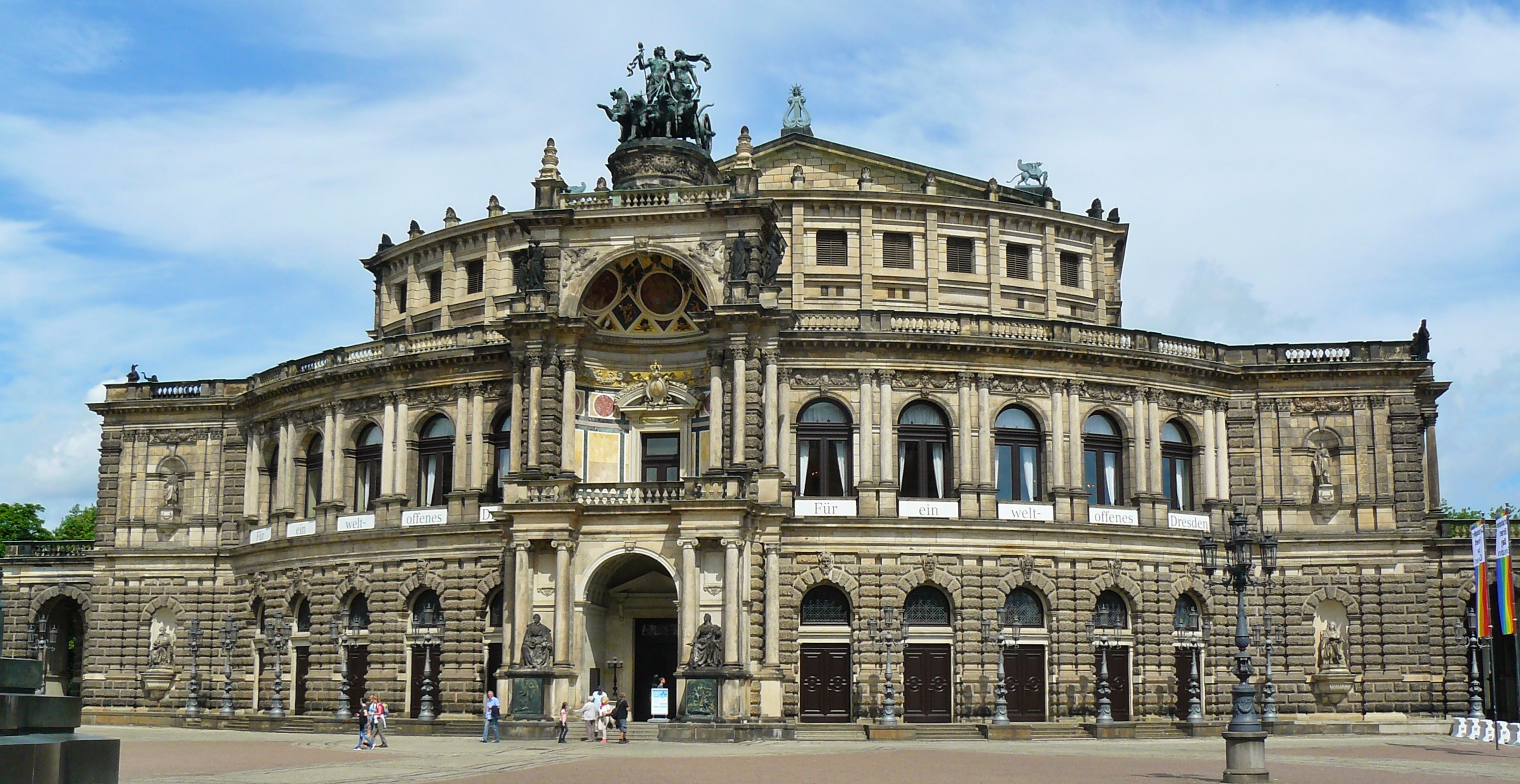 Dresden Opera House on a sunny day free image download