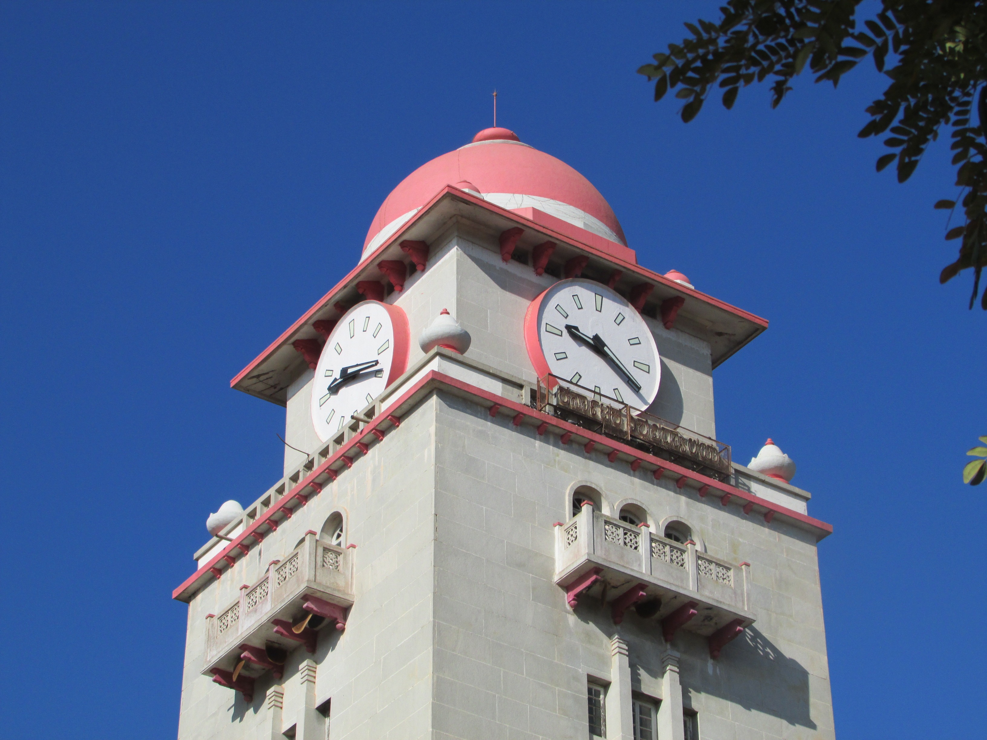 Clock Tower of Karnataka University free image download