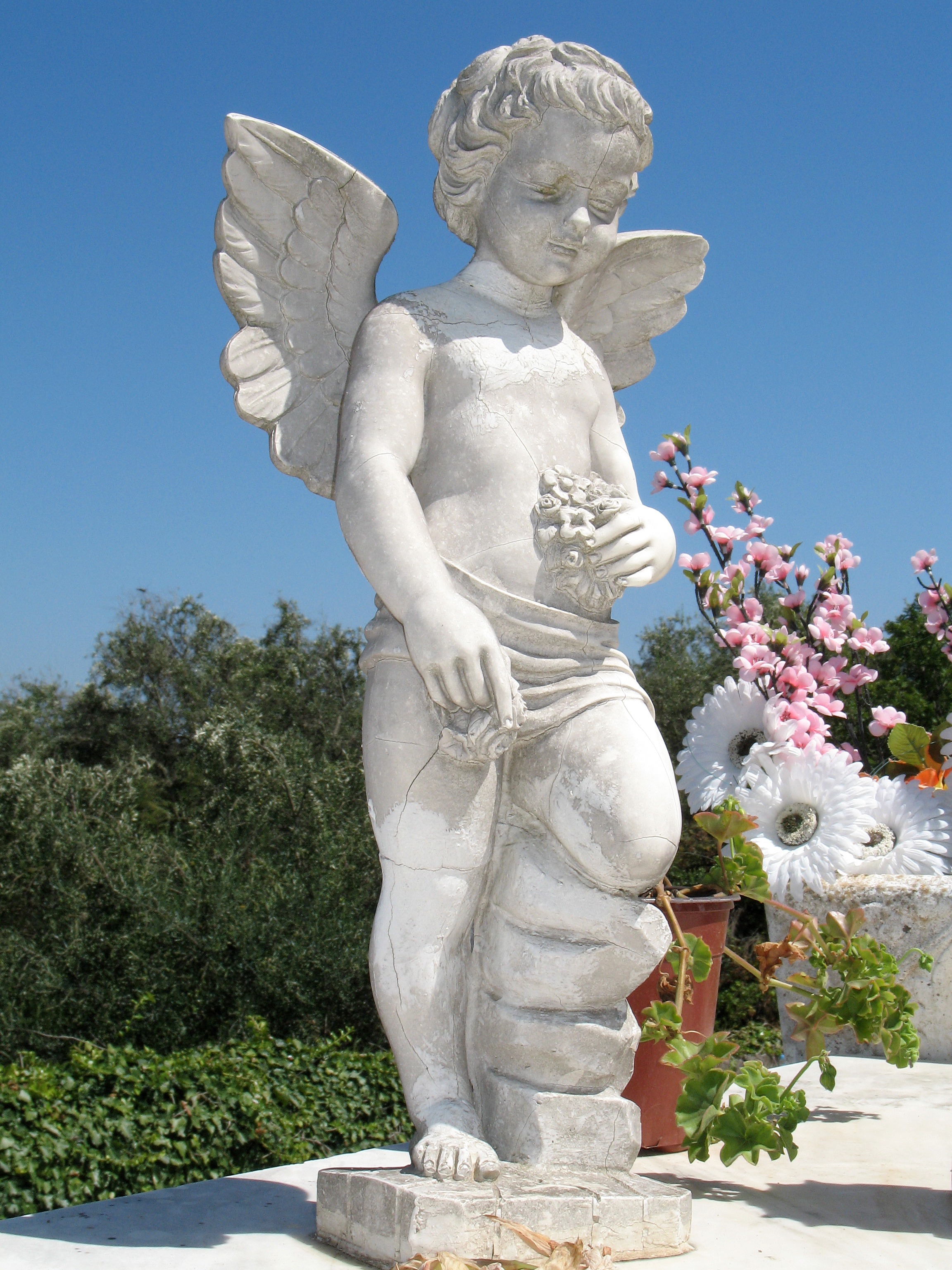 Baby Angel big Statue free image download