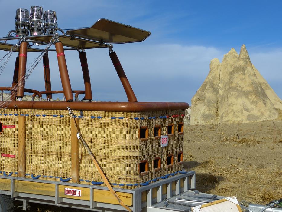 Hot air balloon basket with ballast on the grass free image download