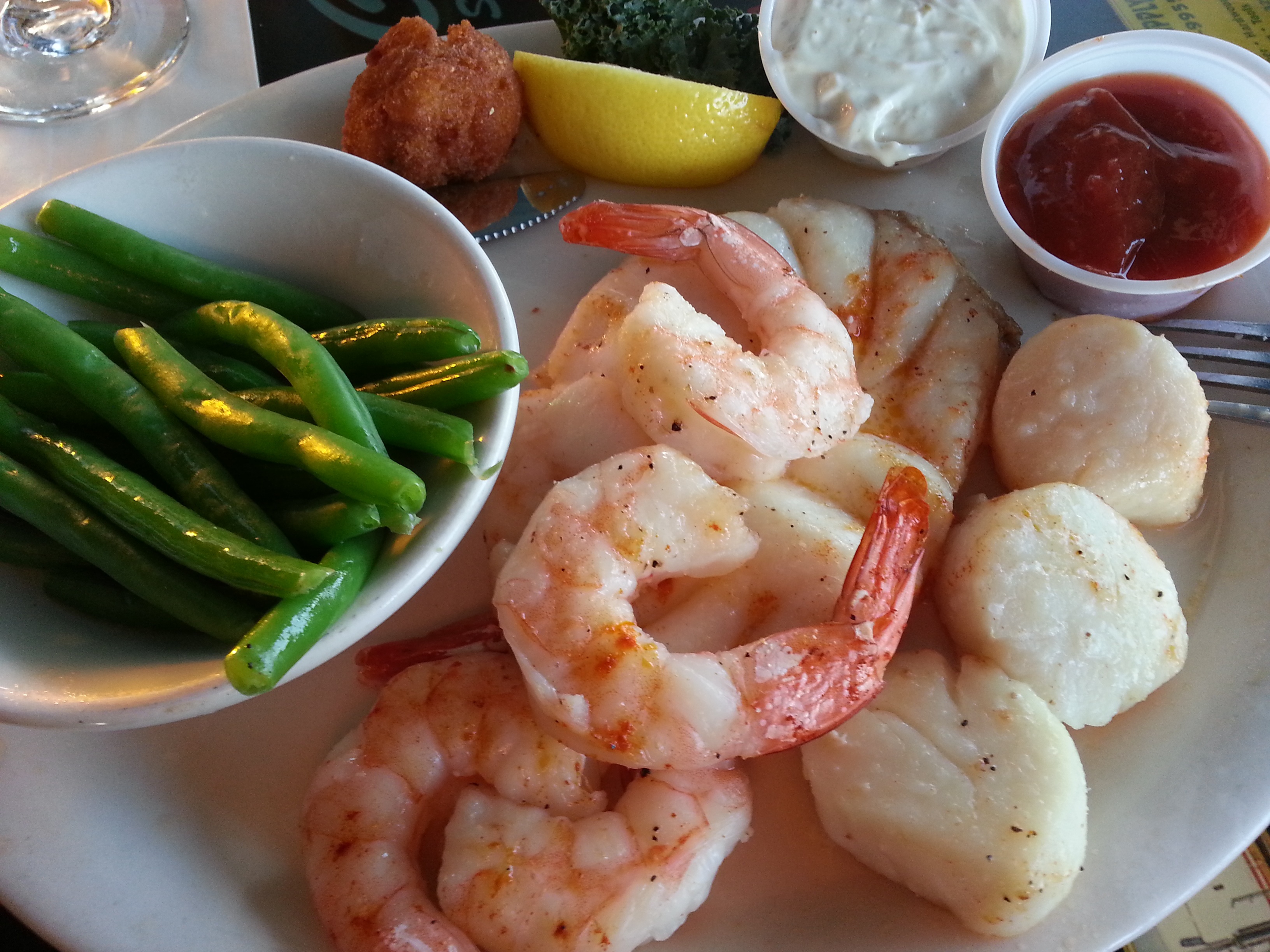 Shrimp Scallops and asparagus free image download