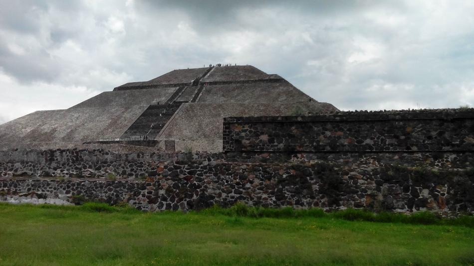 Aztec pyramids in Mexico free image download