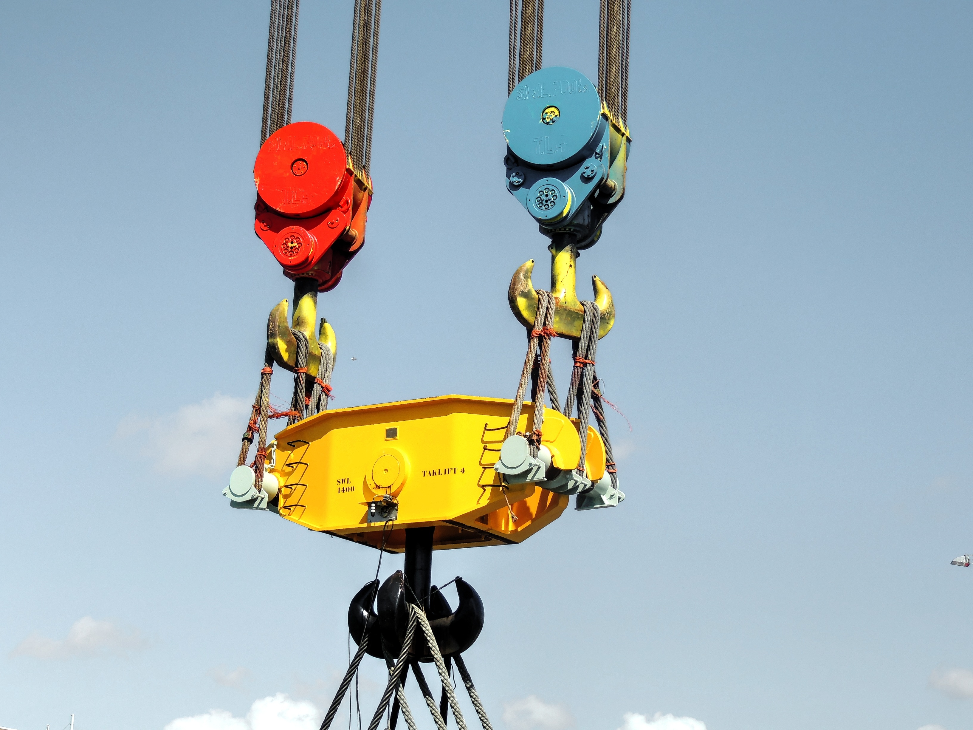 Construction crane on holders free image download