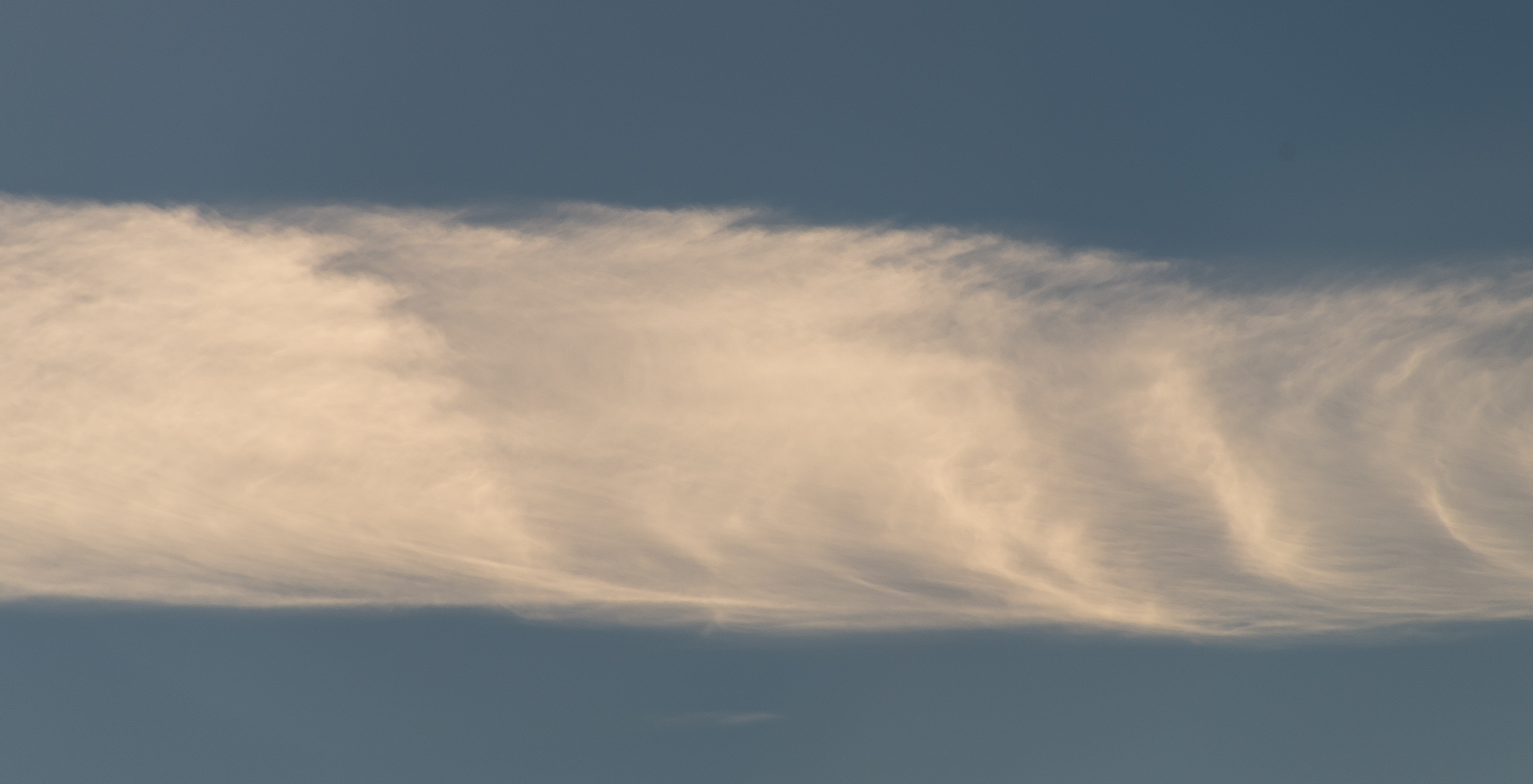 Long horizontal clouds free image download