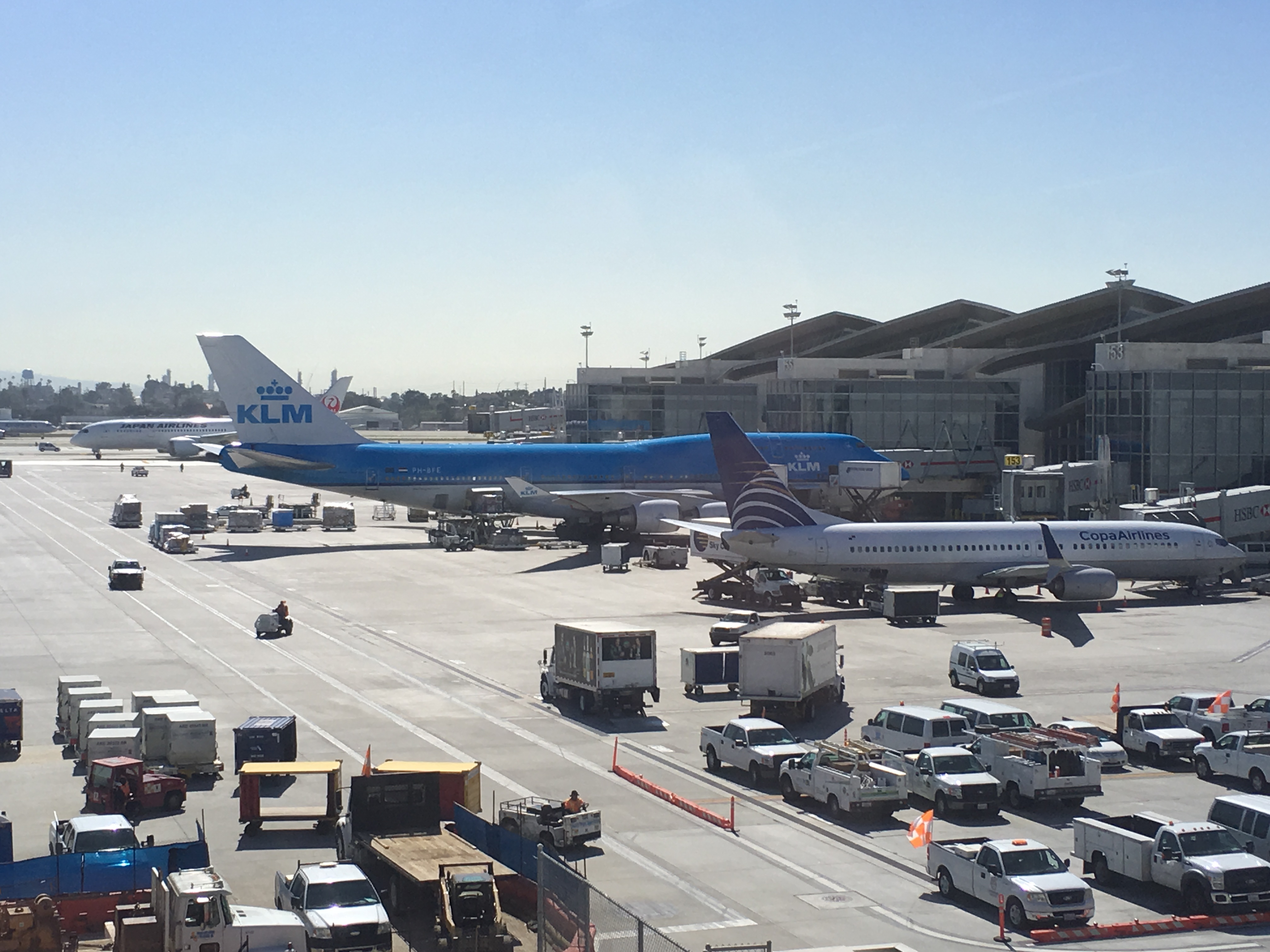 LAX Walkway Between Terminal 4 And Tom Bradley International Terminal
