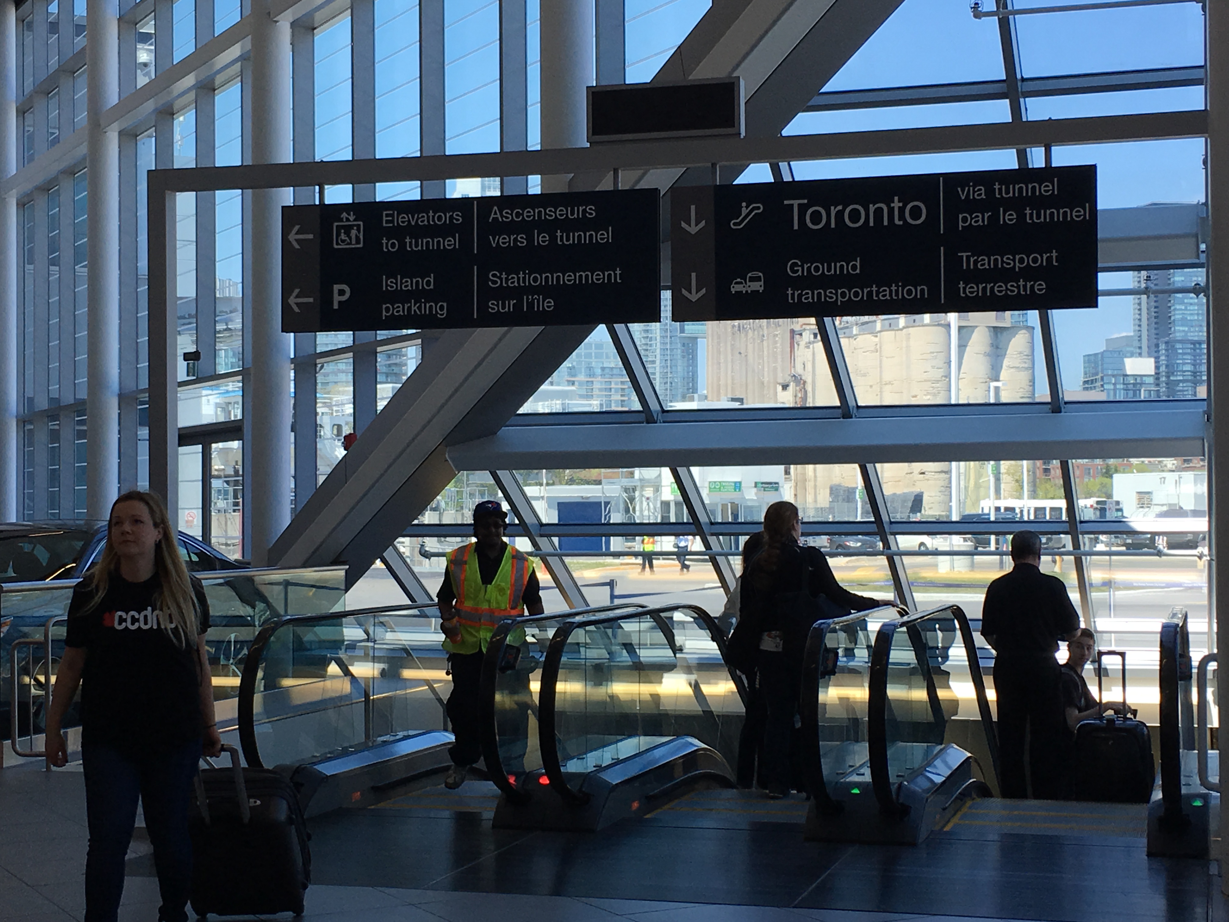 Billy Flying Into Toronto's Other Airport Pizza In Motion