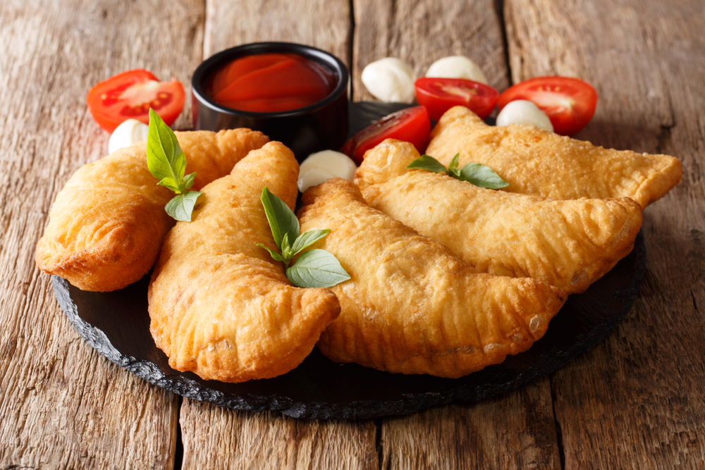 Panzerotti vs Calzone What's the Difference? Pizzaware