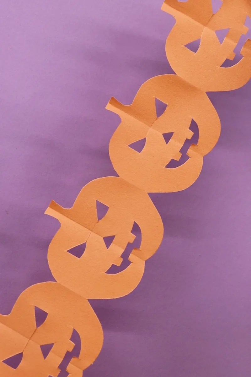 How to Make a Pumpkin Paper Chain Easy Halloween Crafts Pjs and Paint