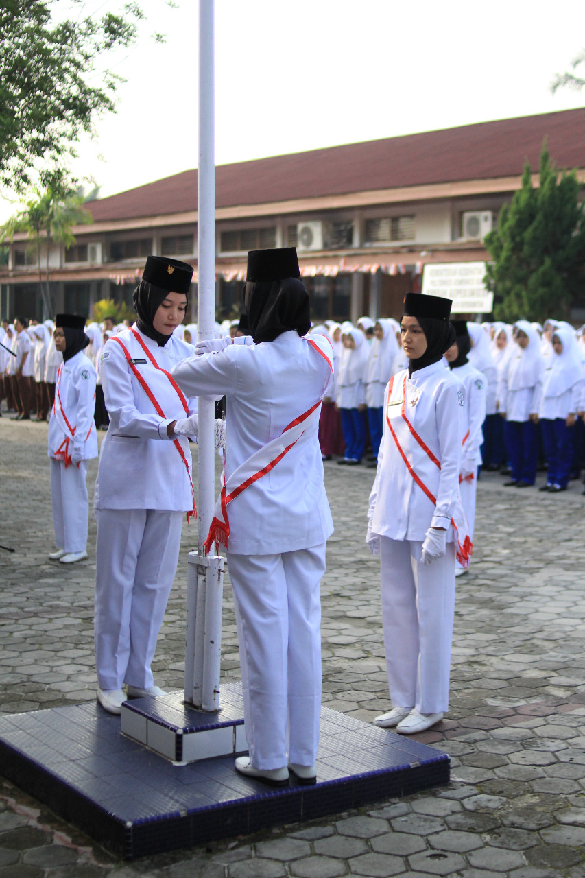 UPACARA 17 AGUSTUS - Poltekkes Riau