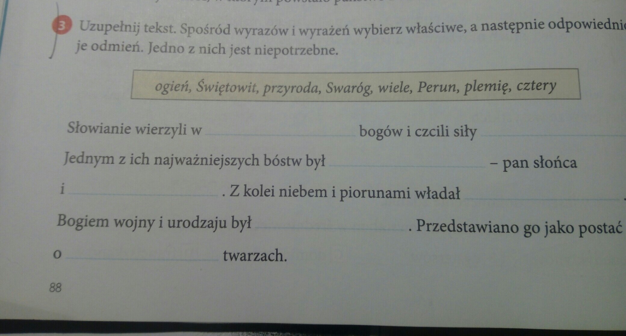 Uzupełnij tekst. Spośród wyrazów i wyrażeń wybierz właściwe a następnie